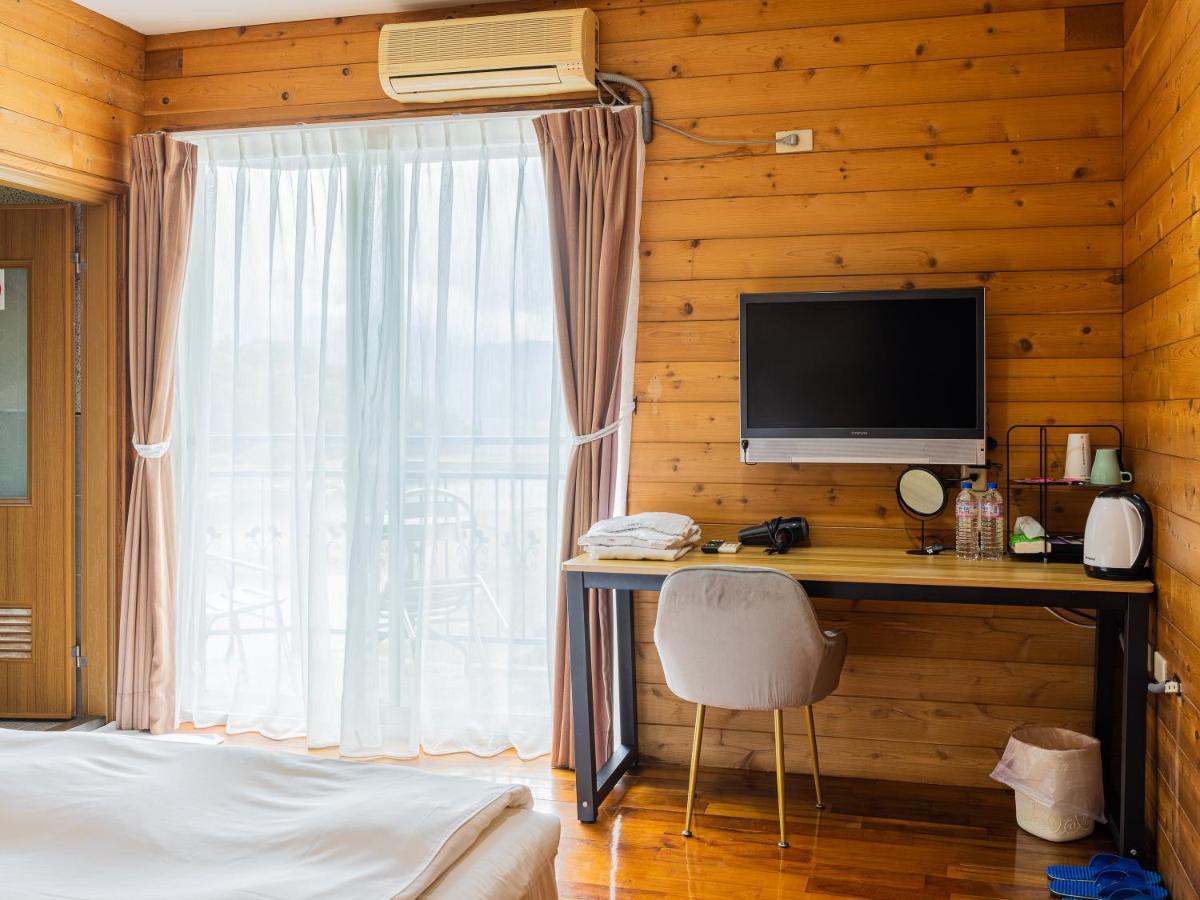Bishui Shanju Lakeside B&B Yuchi Bagian luar foto