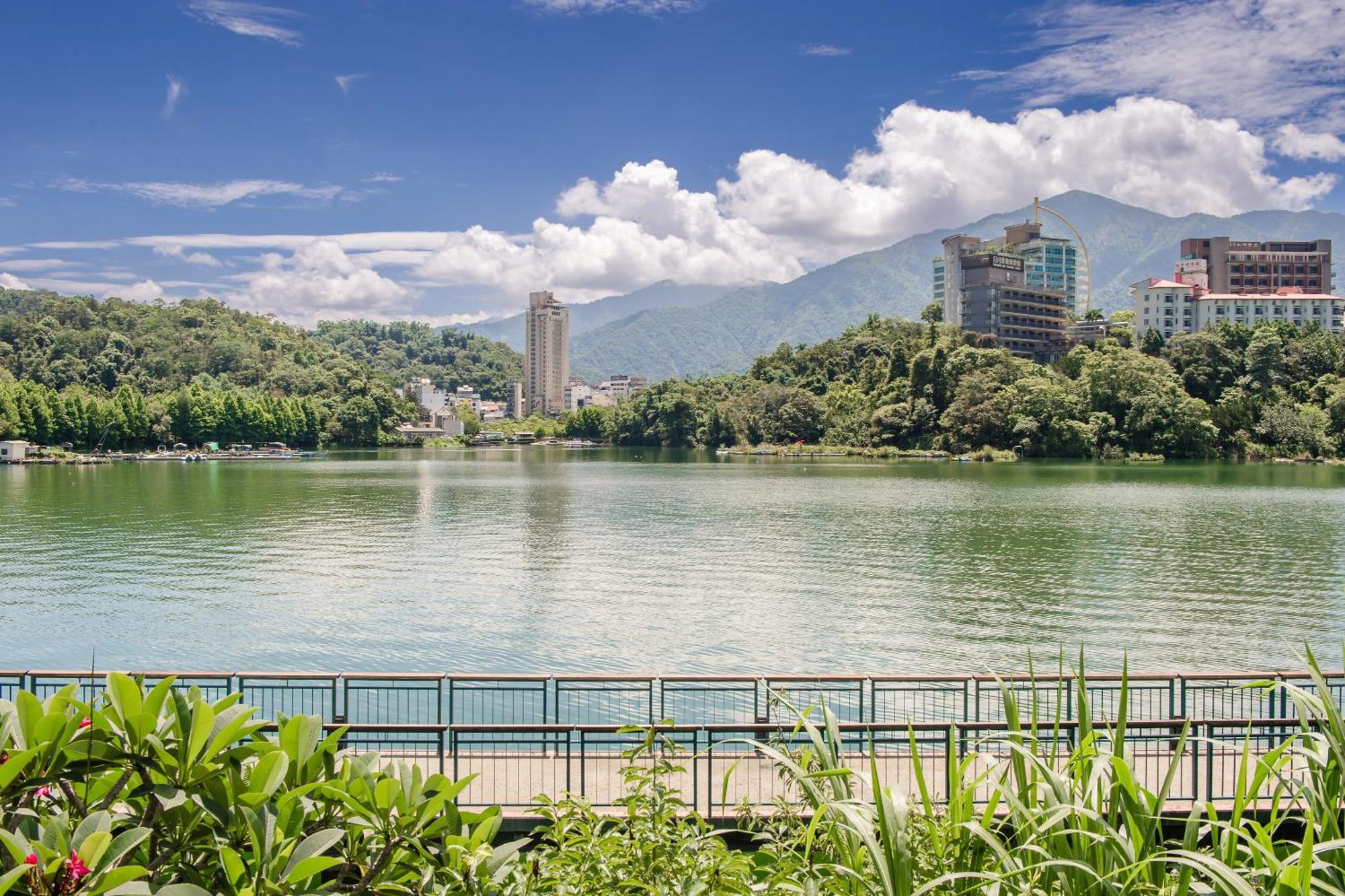 Bishui Shanju Lakeside B&B Yuchi Bagian luar foto