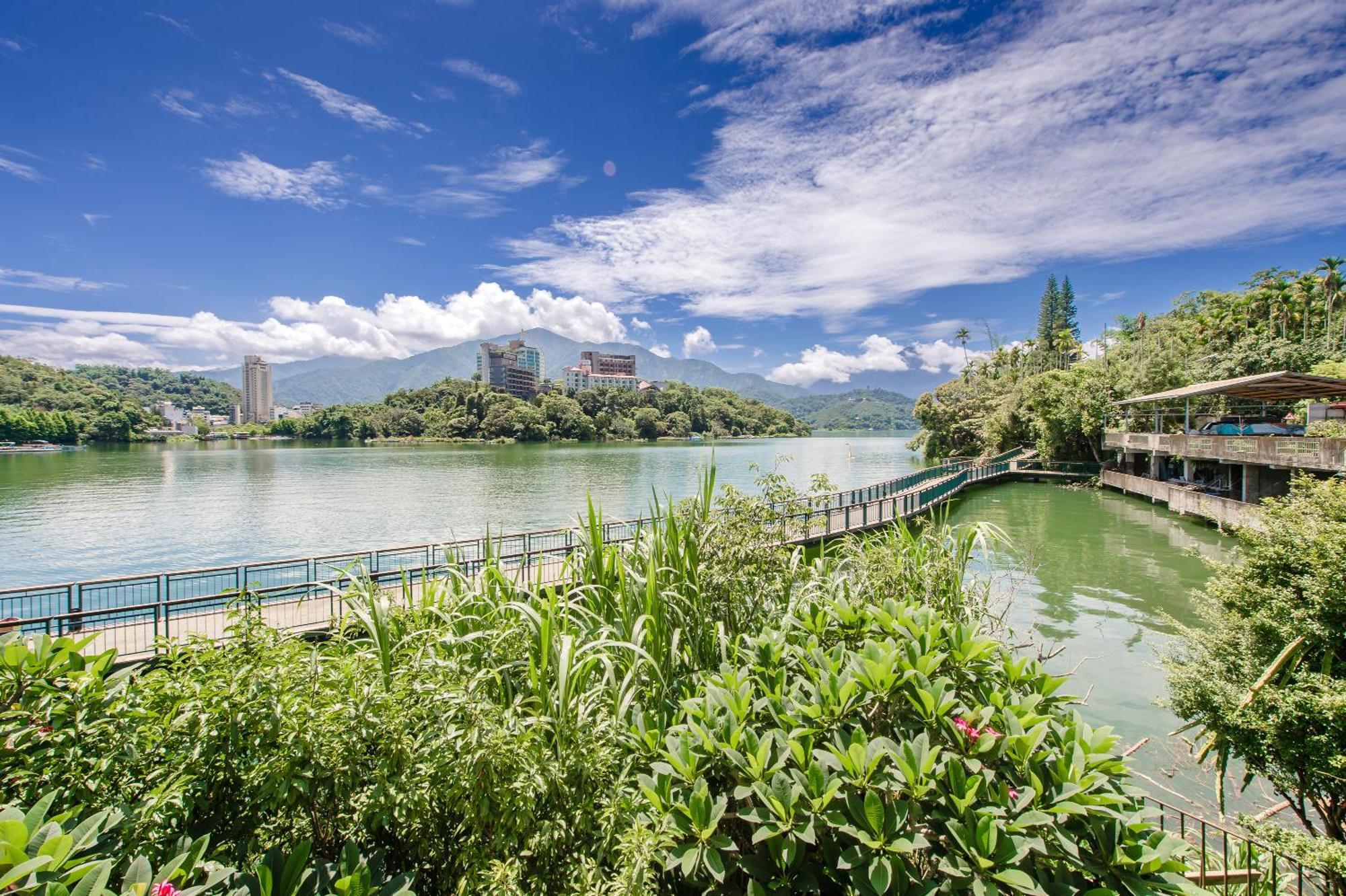 Bishui Shanju Lakeside B&B Yuchi Bagian luar foto